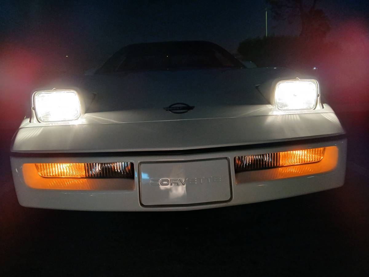 Chevrolet-corvette-1989-white-15