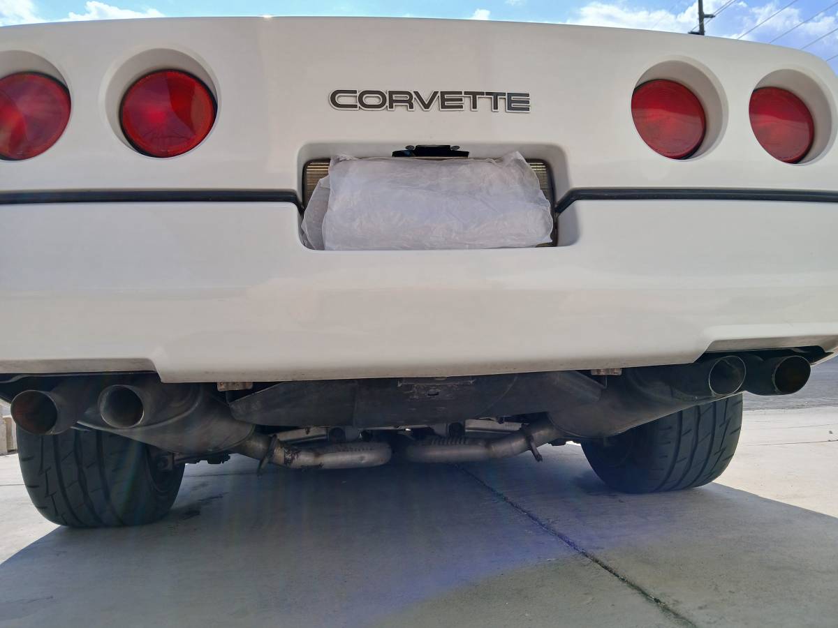 Chevrolet-corvette-1989-white-8