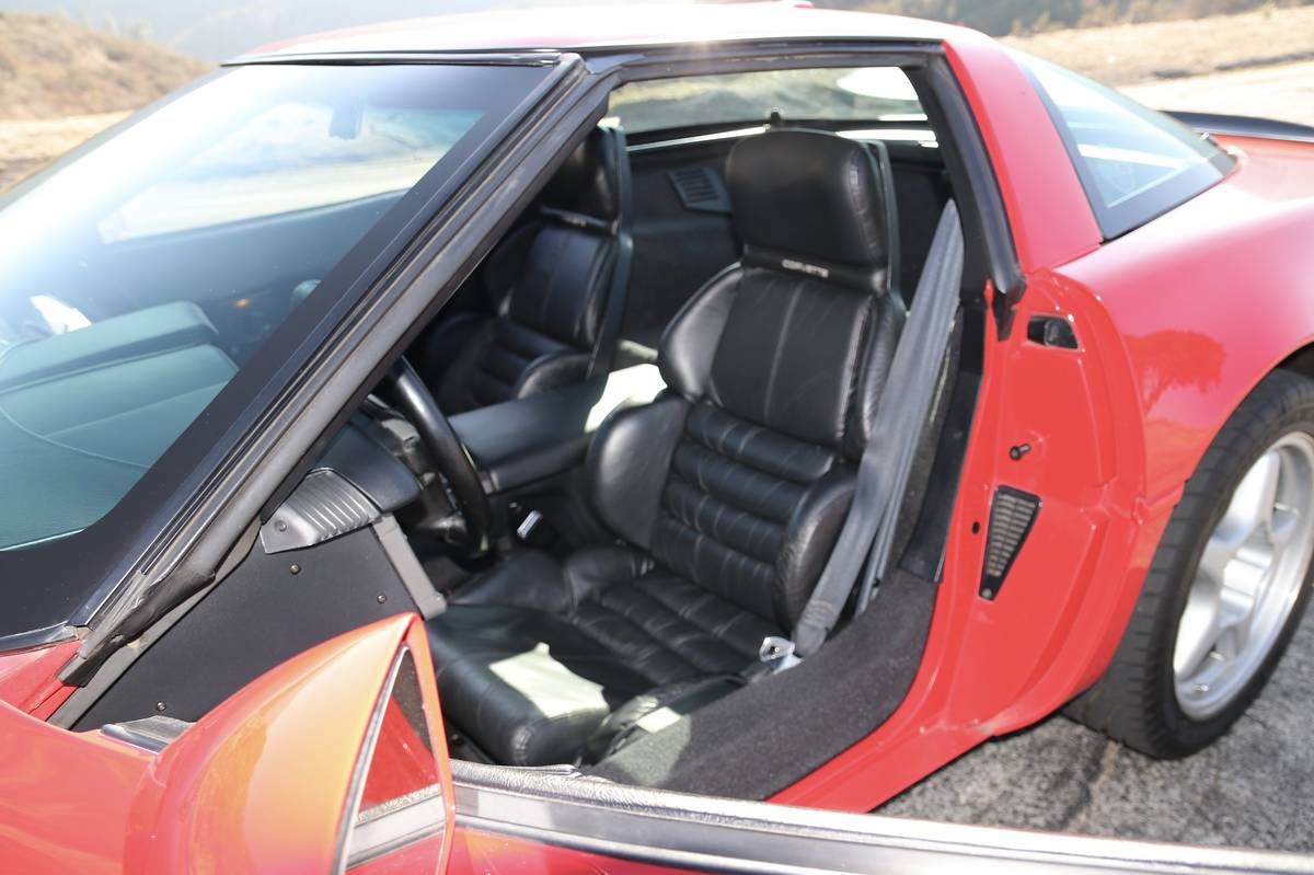 Chevrolet-corvette-1991-red-11