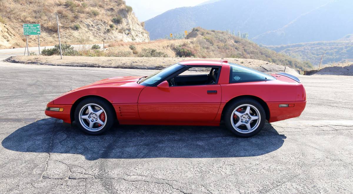 Chevrolet-corvette-1991-red-8