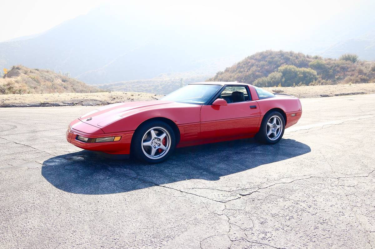 Chevrolet-corvette-1991-red-9