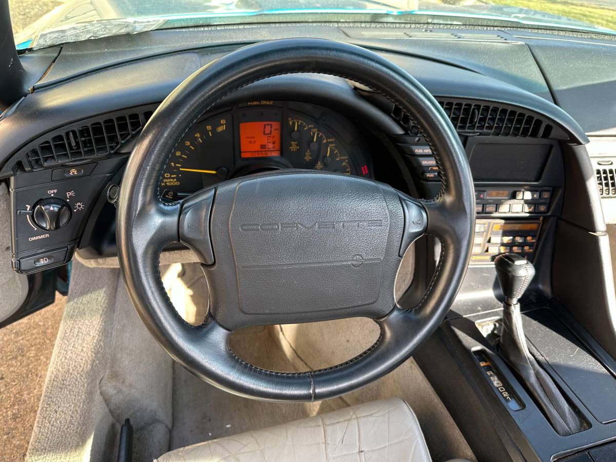 Chevrolet-corvette-1993-10