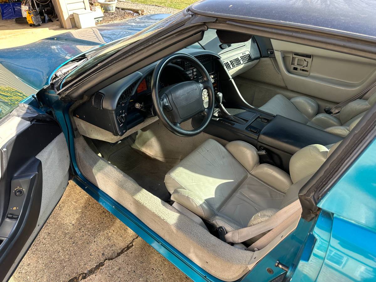 Chevrolet-corvette-1993-7