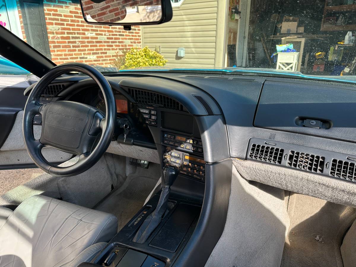 Chevrolet-corvette-1993-9