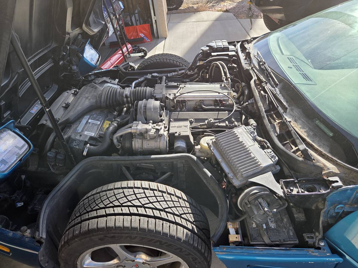 Chevrolet-corvette-1994-blue-10