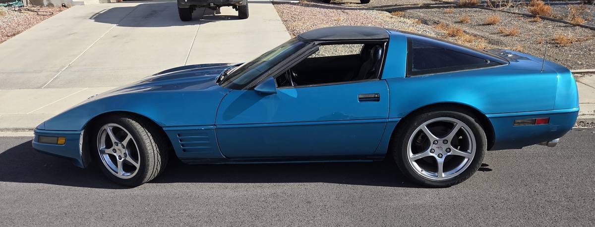 Chevrolet-corvette-1994-blue-3