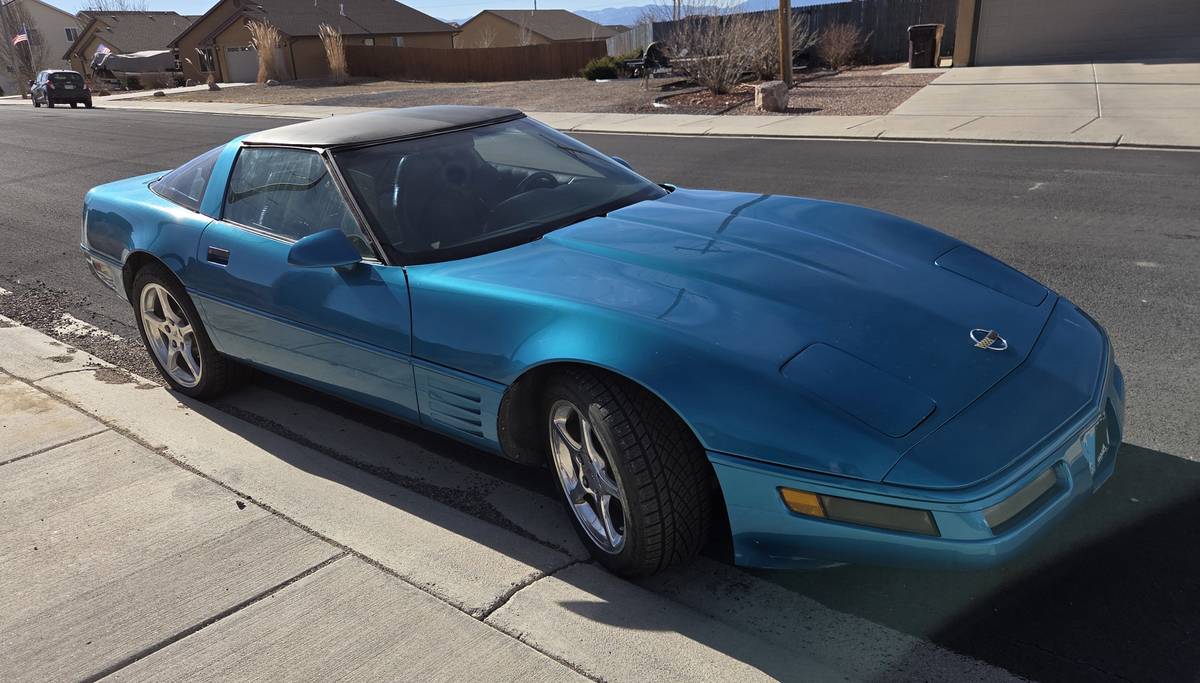 Chevrolet-corvette-1994-blue