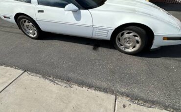 Chevrolet-corvette-1994-white-2