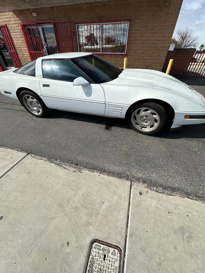 Chevrolet-corvette-1994-white-2