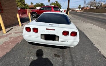 Chevrolet-corvette-1994-white-3