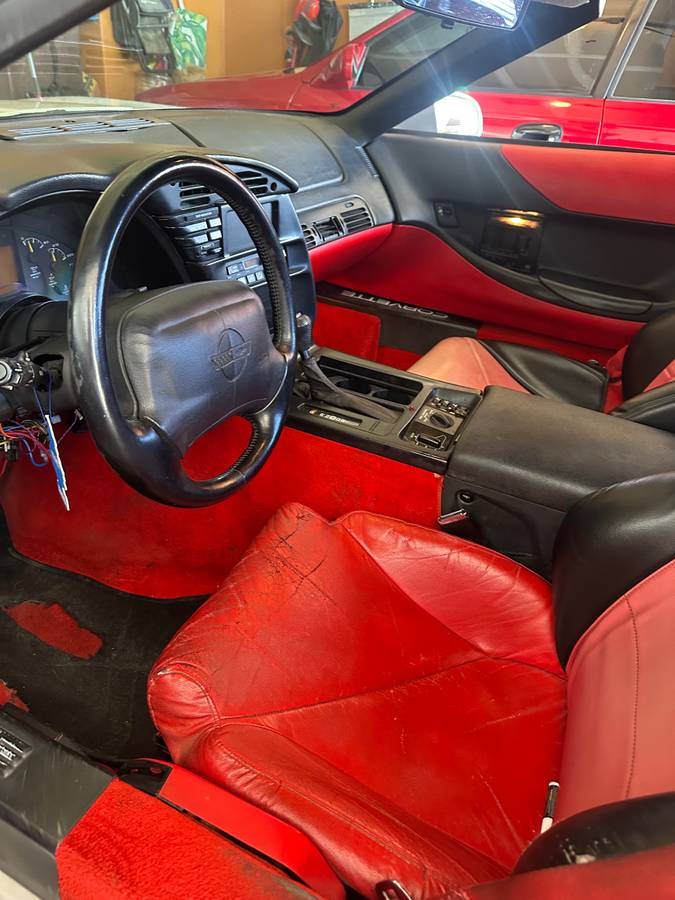 Chevrolet-corvette-1994-white-4