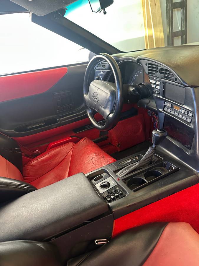 Chevrolet-corvette-1994-white-5