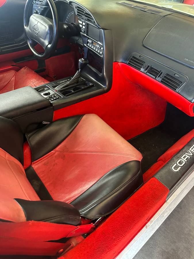 Chevrolet-corvette-1994-white-7