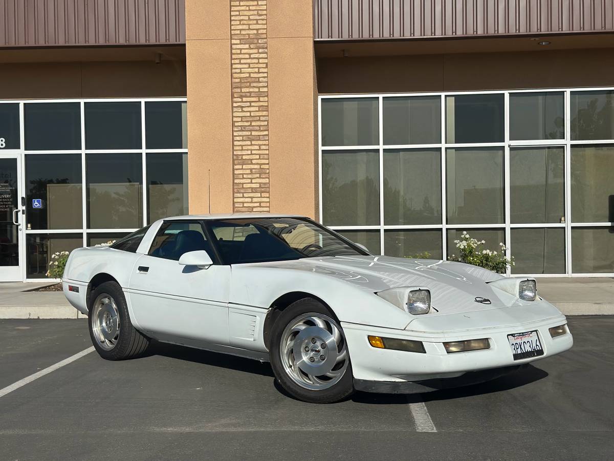 Chevrolet-corvette-1995-white-1