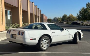 Chevrolet-corvette-1995-white-2