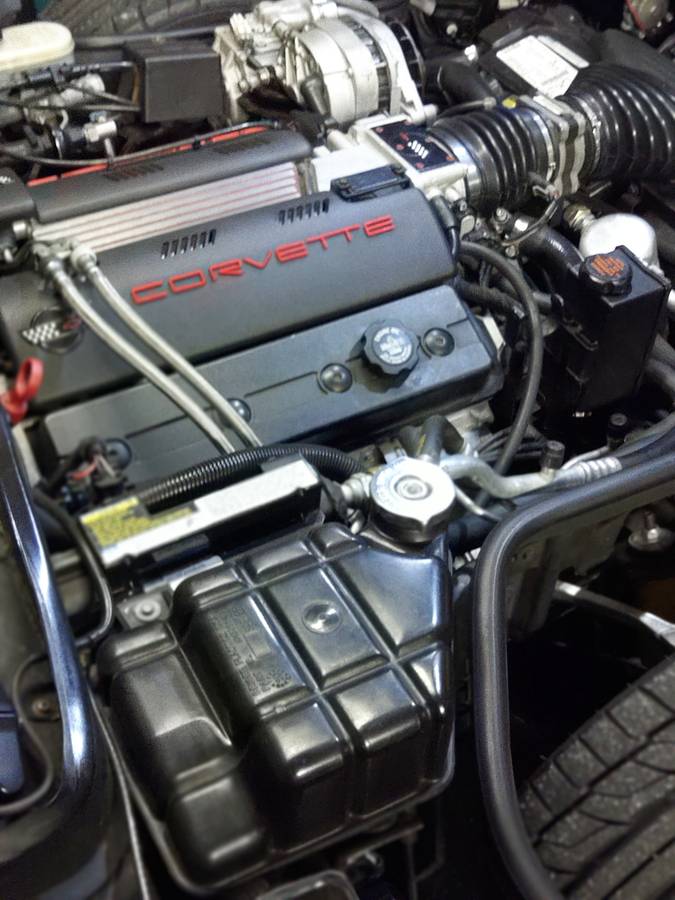 Chevrolet-corvette-1996-grey-1