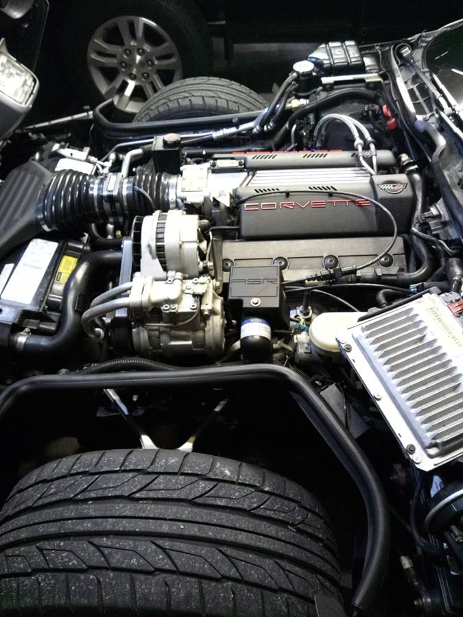 Chevrolet-corvette-1996-grey-2