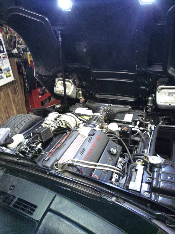 Chevrolet-corvette-1996-grey