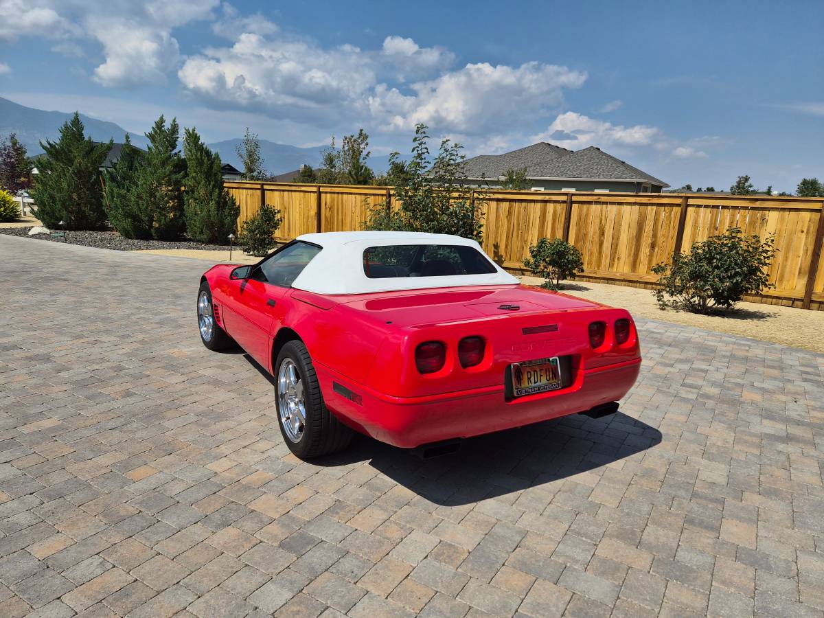 Chevrolet-corvette-amp-convertible-1996-red-1