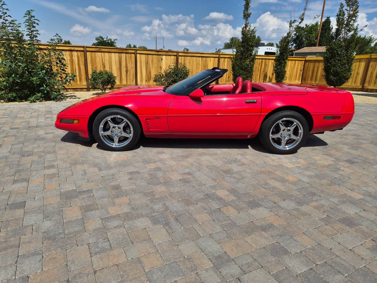 Chevrolet-corvette-amp-convertible-1996-red-12