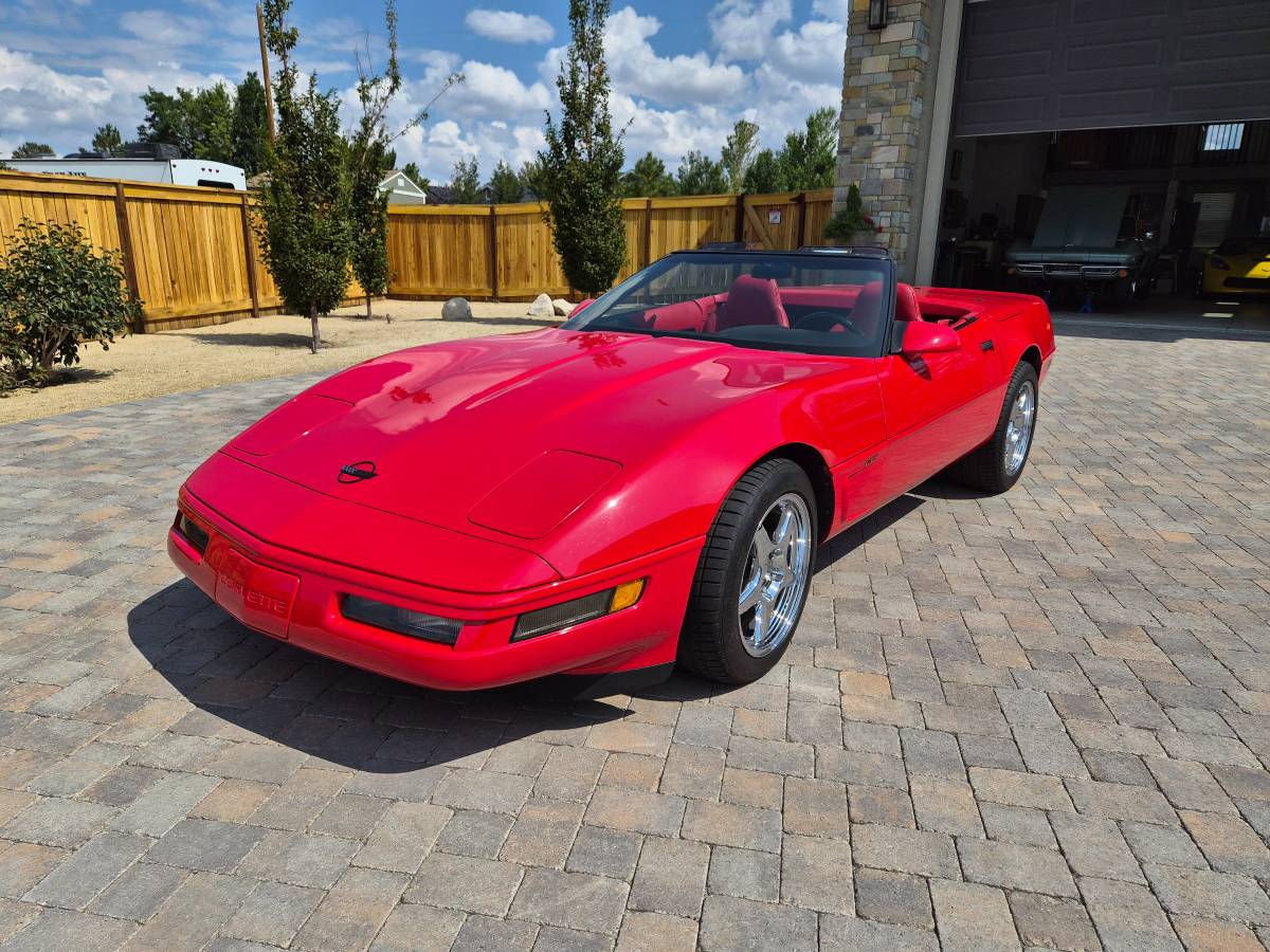 Chevrolet-corvette-amp-convertible-1996-red-8