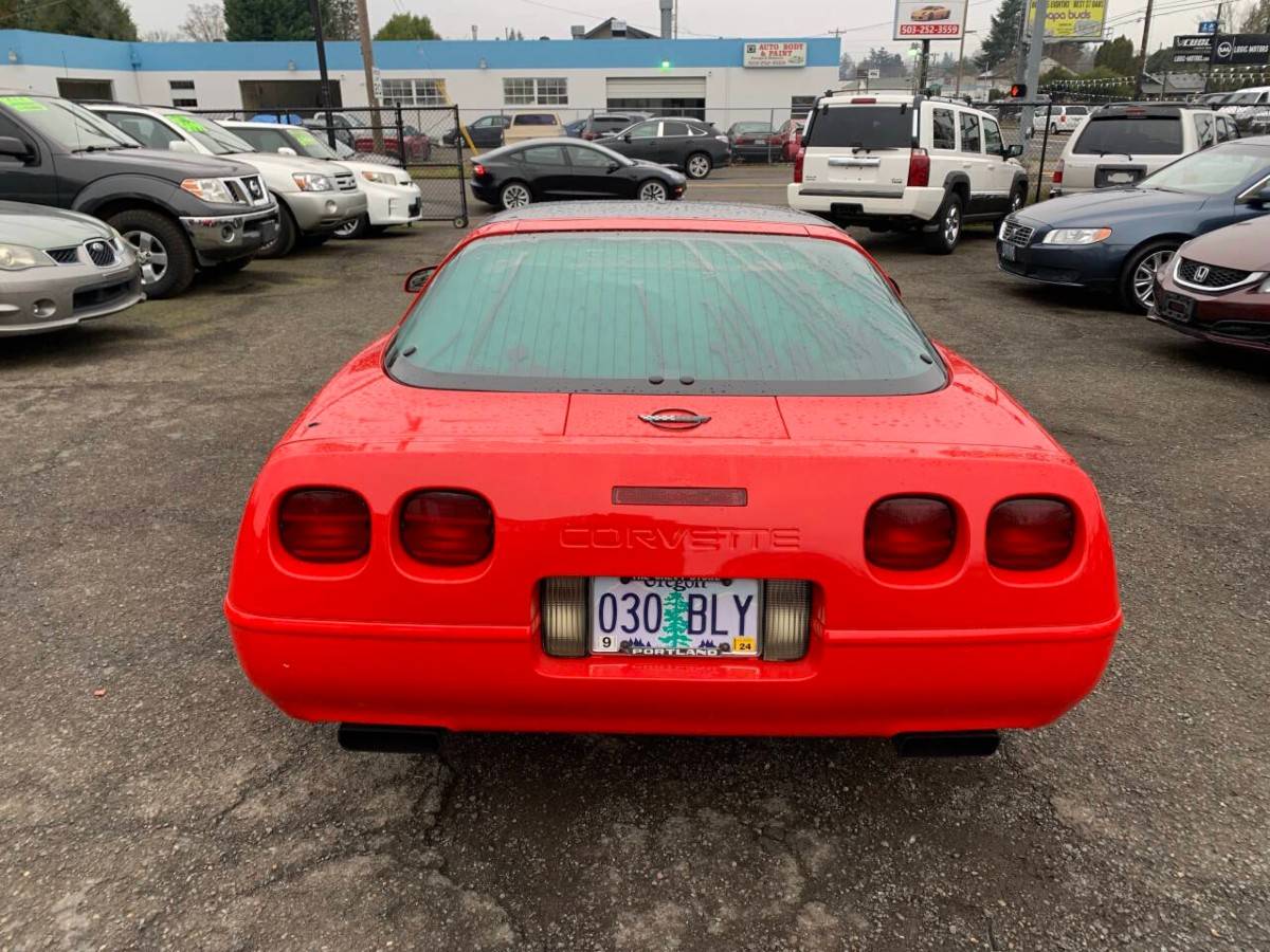 Chevrolet-corvette-base-2dr-hat-1995-red-9