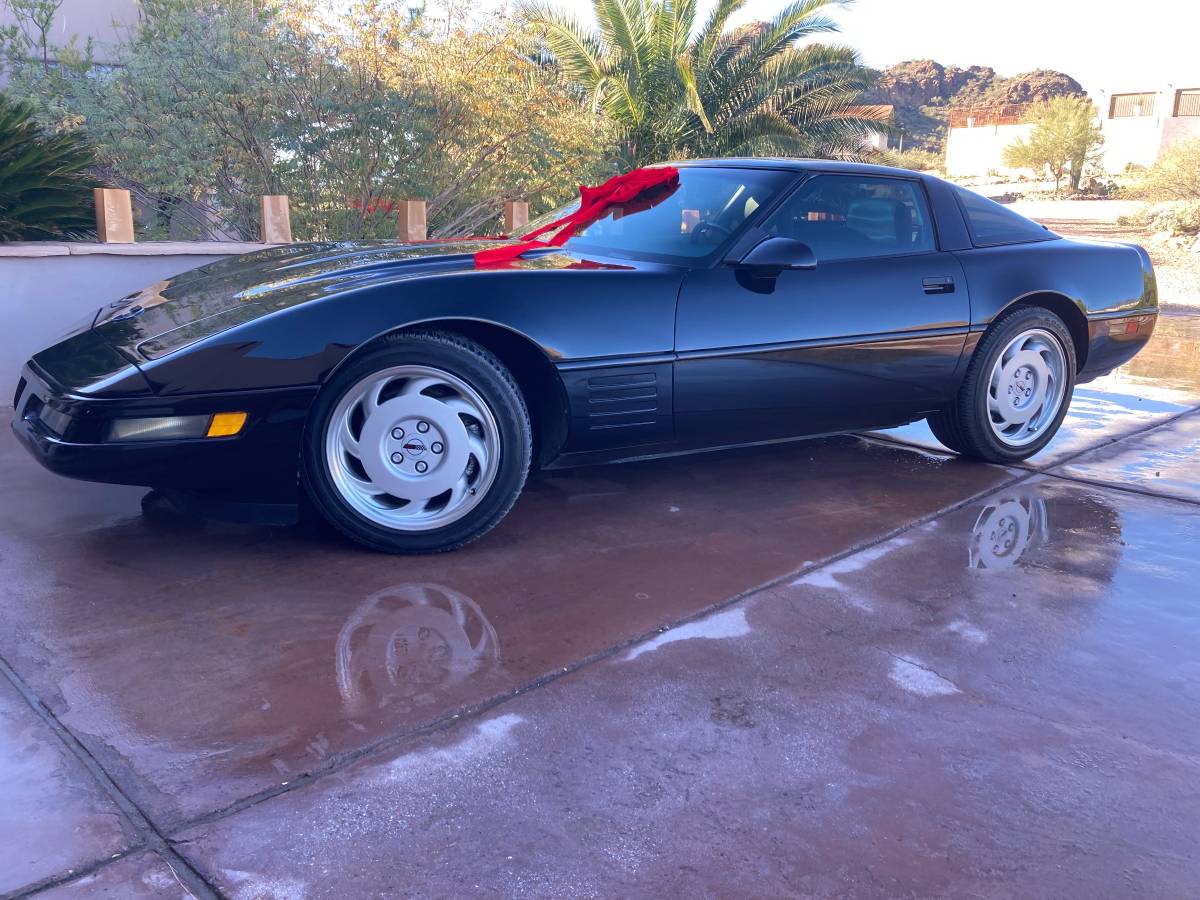 Chevrolet-corvette-c-4-coupe-1992-black-10