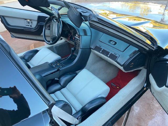 Chevrolet-corvette-c-4-coupe-1992-black-2