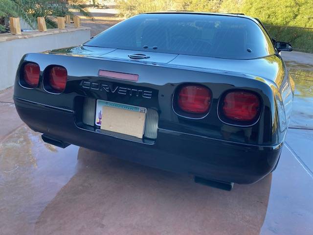 Chevrolet-corvette-c-4-coupe-1992-black-3
