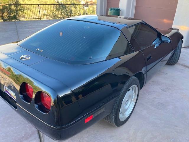 Chevrolet-corvette-c-4-coupe-1992-black-7