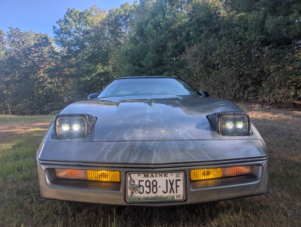 Chevrolet-corvette-c4-1984-custom-18