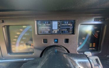 Chevrolet-corvette-c4-1984-custom-23