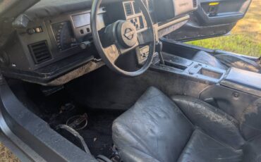 Chevrolet-corvette-c4-1984-custom-24
