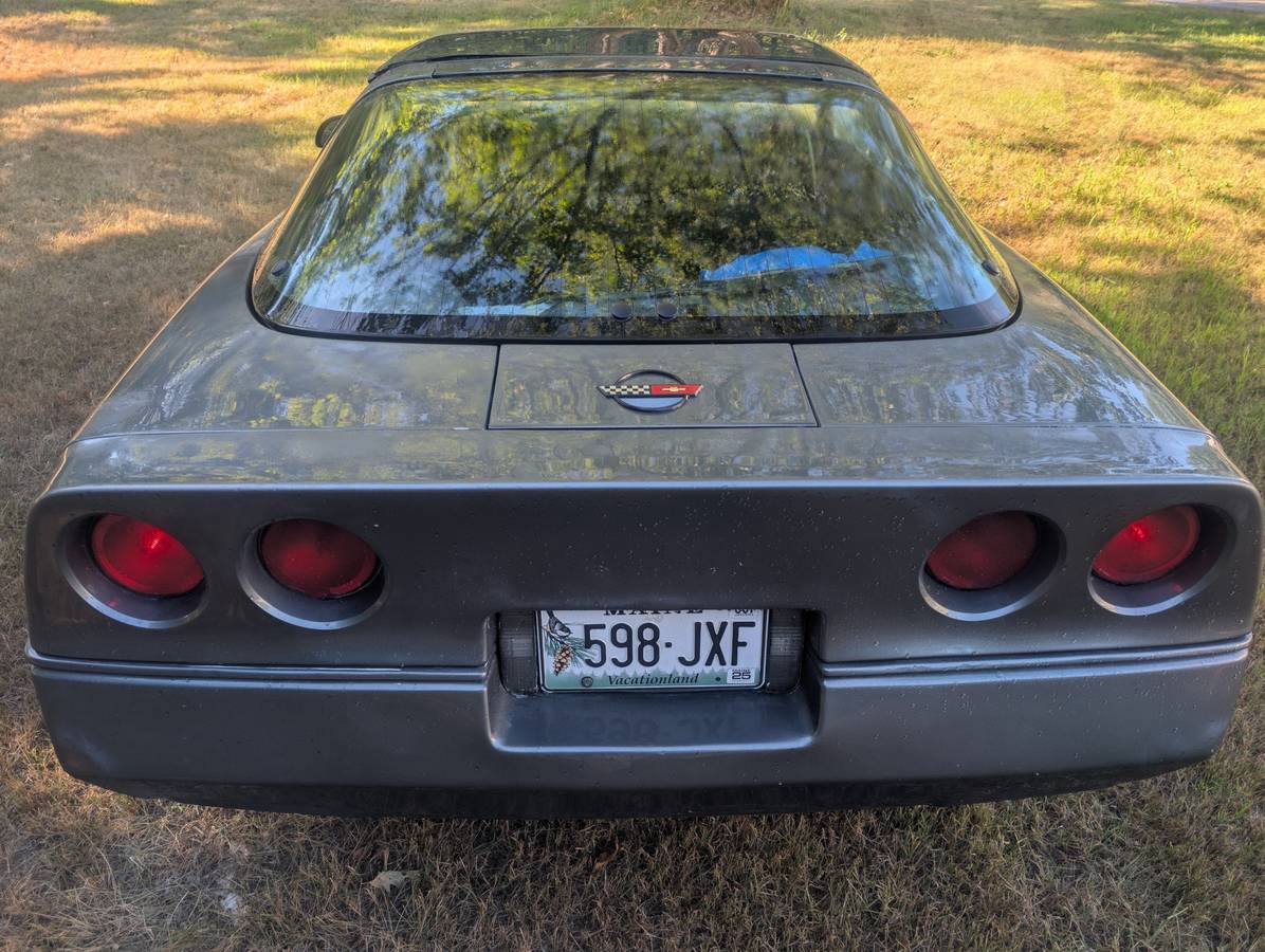 Chevrolet-corvette-c4-1984-custom-3