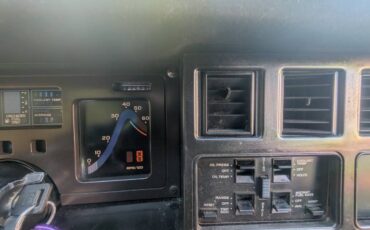 Chevrolet-corvette-c4-1984-custom-36