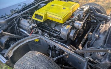 Chevrolet-corvette-c4-1984-custom-40