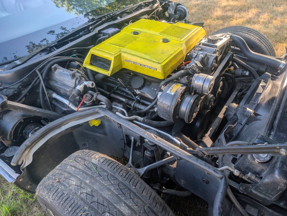 Chevrolet-corvette-c4-1984-custom-40