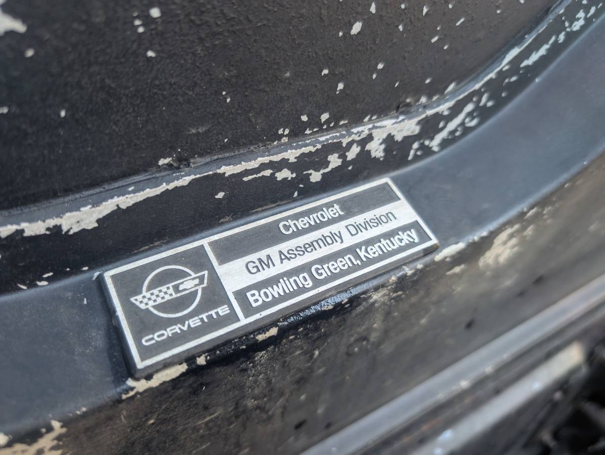 Chevrolet-corvette-c4-1984-custom-53