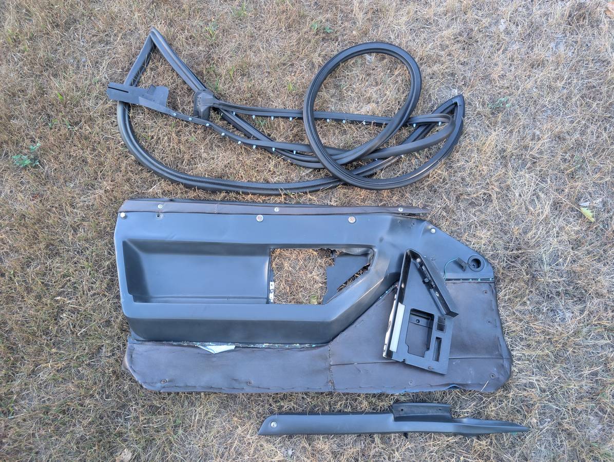 Chevrolet-corvette-c4-1984-custom-54