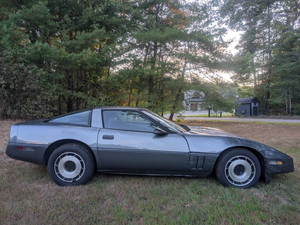 Chevrolet-corvette-c4-1984-custom-65