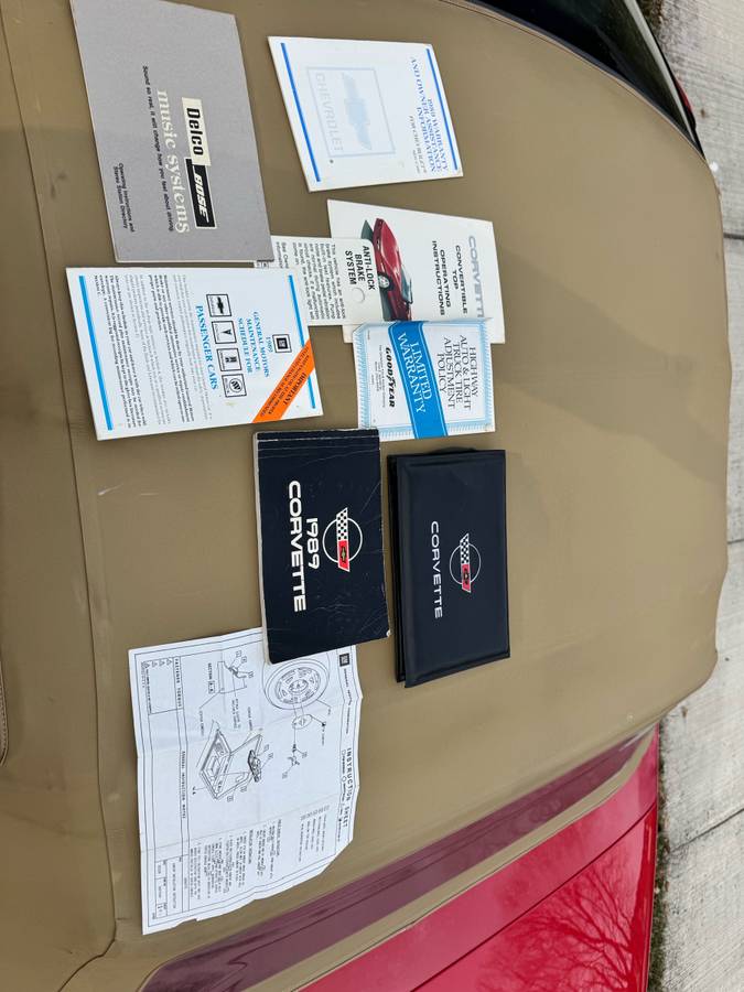 Chevrolet-corvette-convertible-1989-red-11