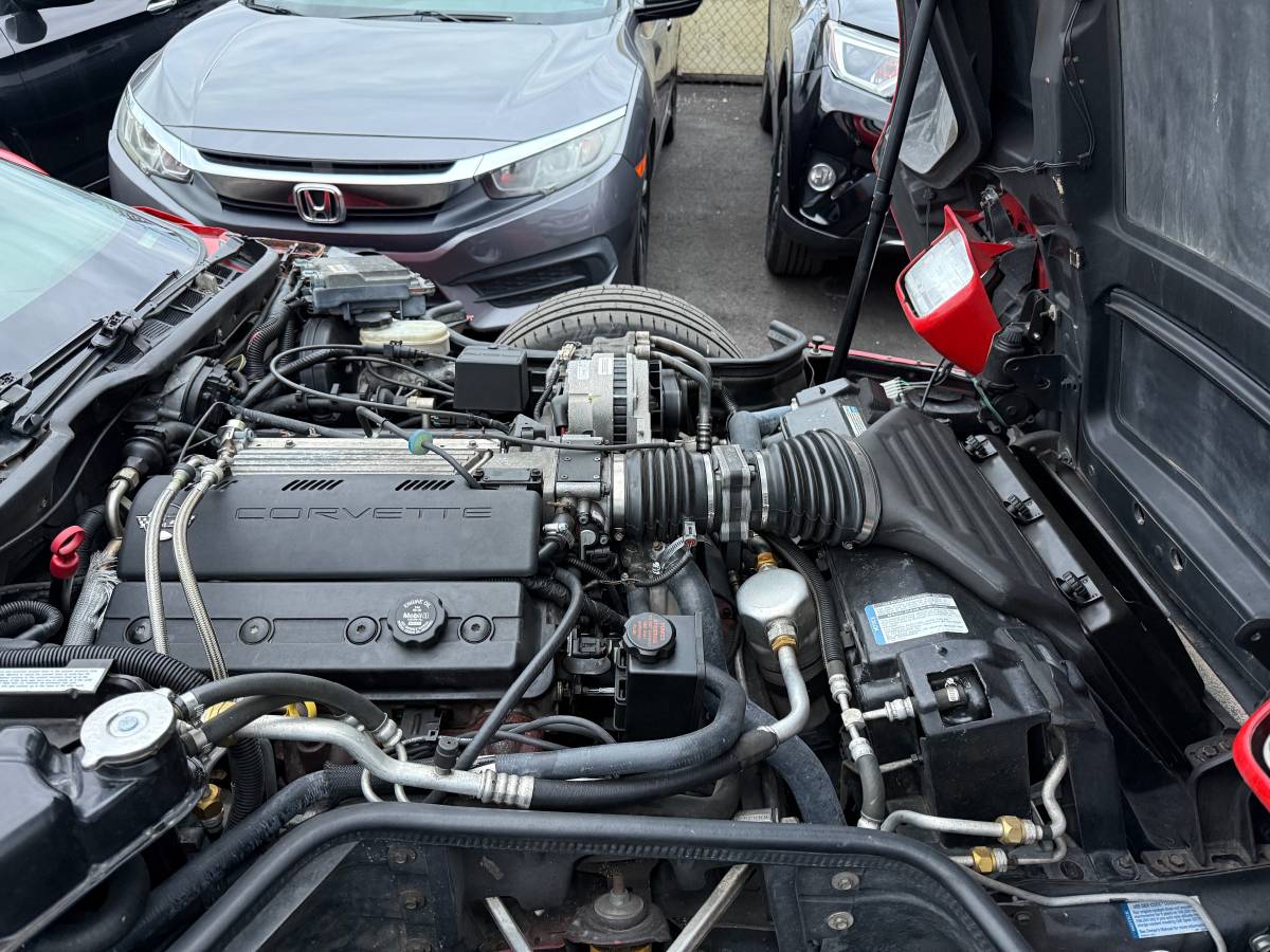 Chevrolet-corvette-convertible-1996-2