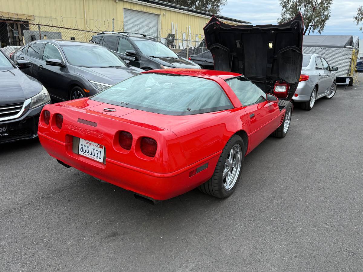 Chevrolet-corvette-convertible-1996-4