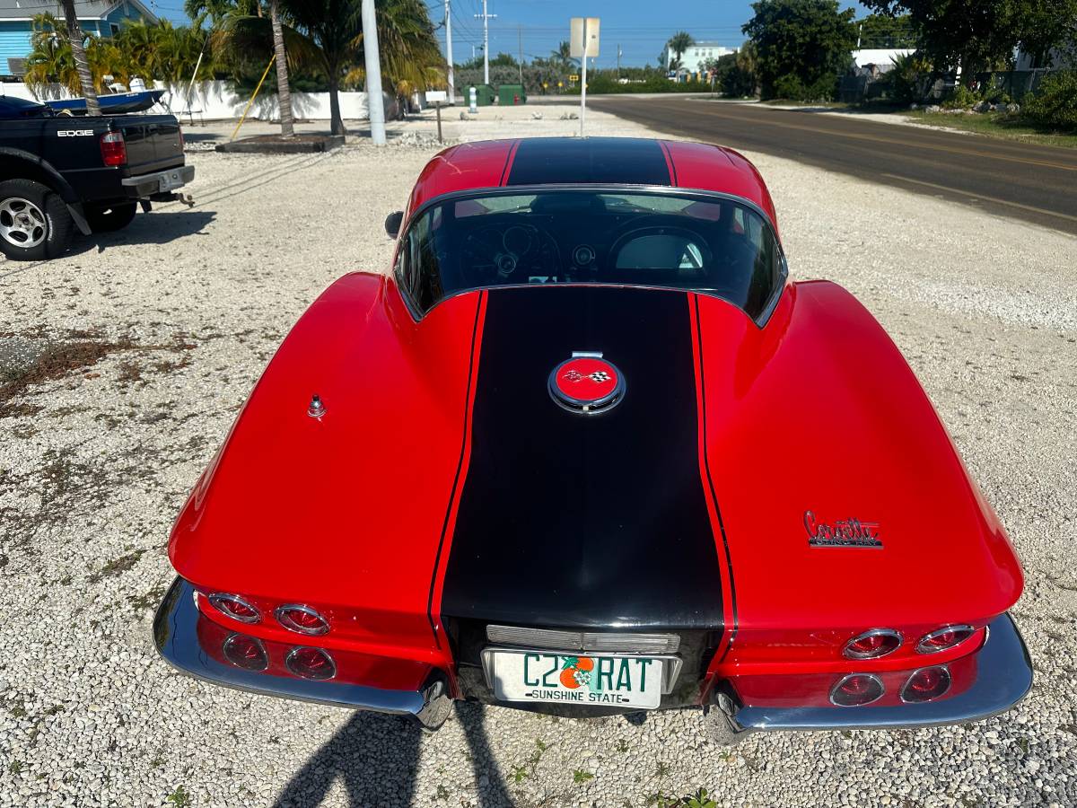 Chevrolet-corvette-coupe-1967-red-1