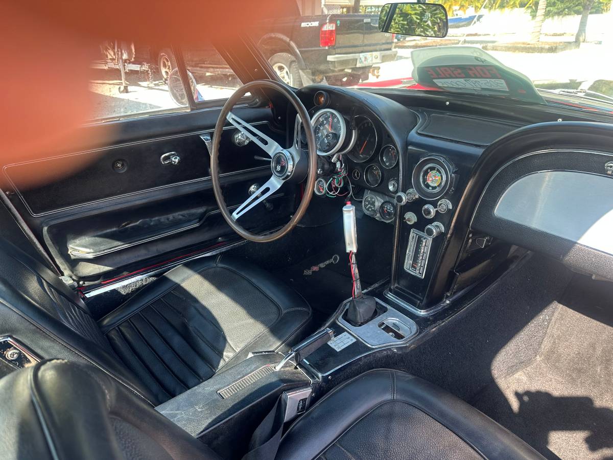 Chevrolet-corvette-coupe-1967-red-6