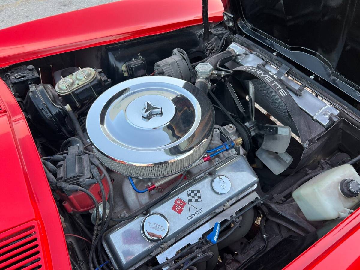 Chevrolet-corvette-coupe-1967-red-9