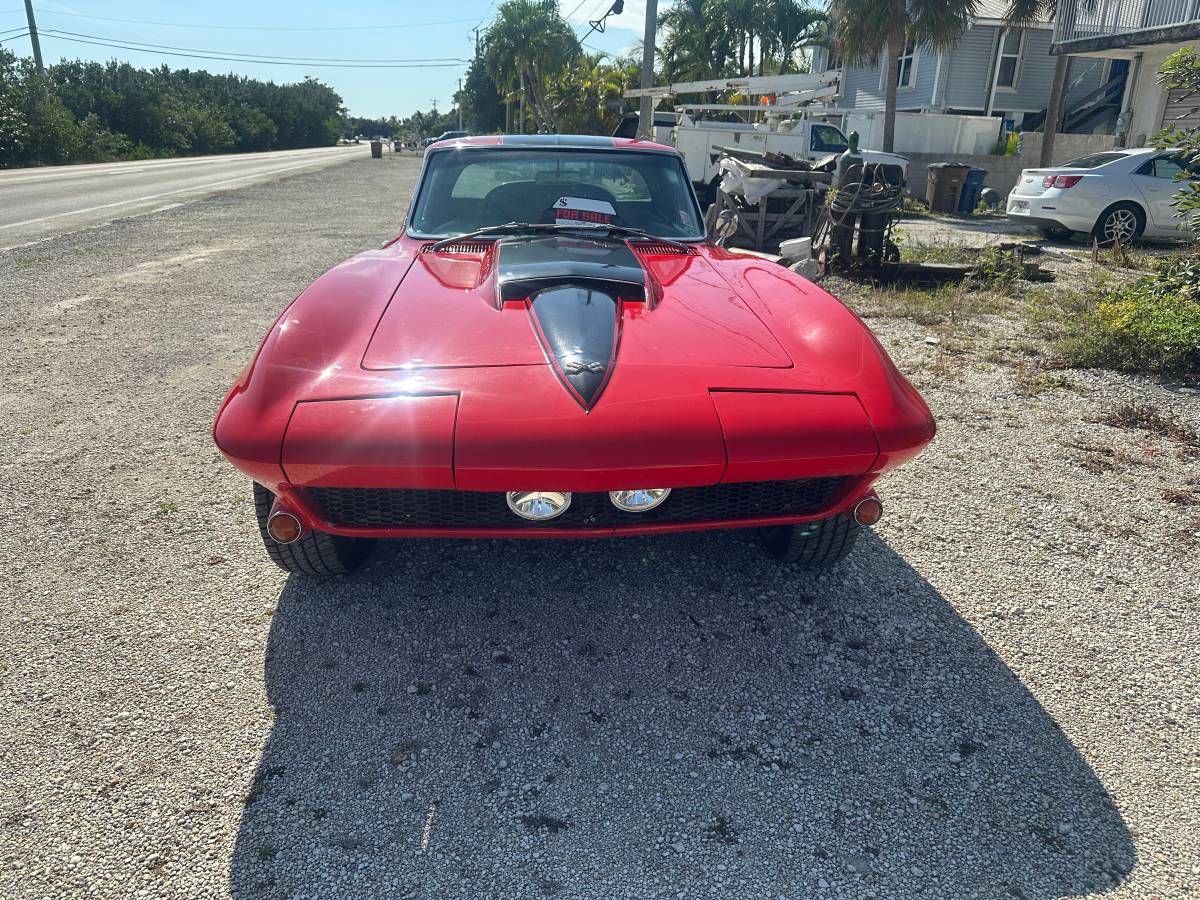 Chevrolet-corvette-coupe-1967-red