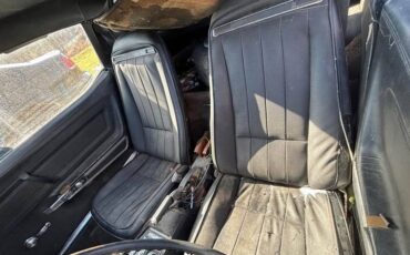 Chevrolet-corvette-coupe-1974