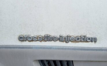 Chevrolet-corvette-coupe-1982-white-10