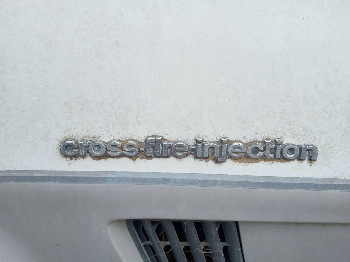 Chevrolet-corvette-coupe-1982-white-10